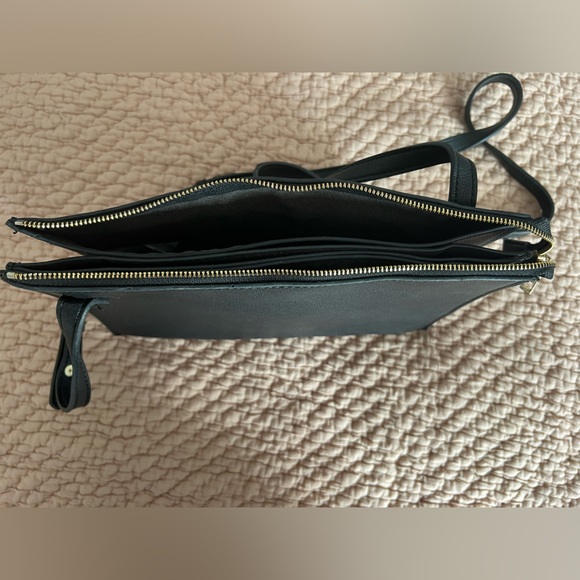 Banana Republic Black Crossbody Bag - Picture 2 of 3